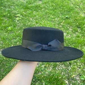 Yoox Black Wool Hat with Black Bow Size Large